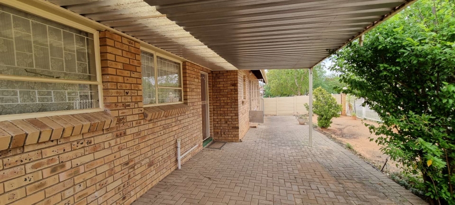 3 Bedroom Property for Sale in Fleurdal Free State